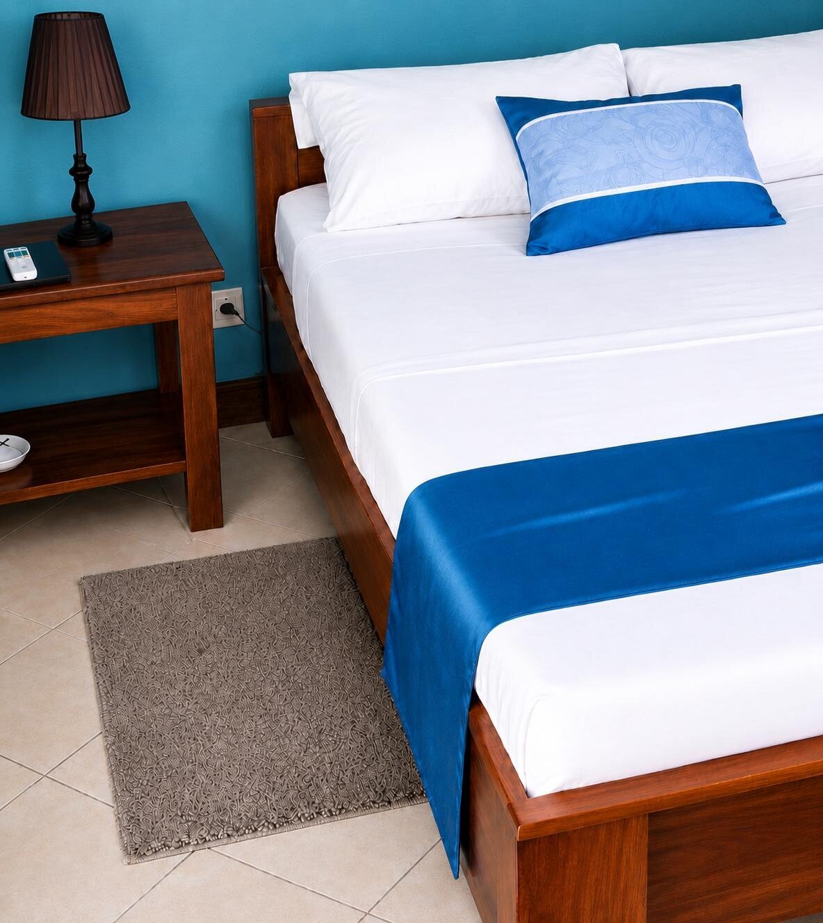Chambre bleue de l’Hôtel Fleuri à Toamasina